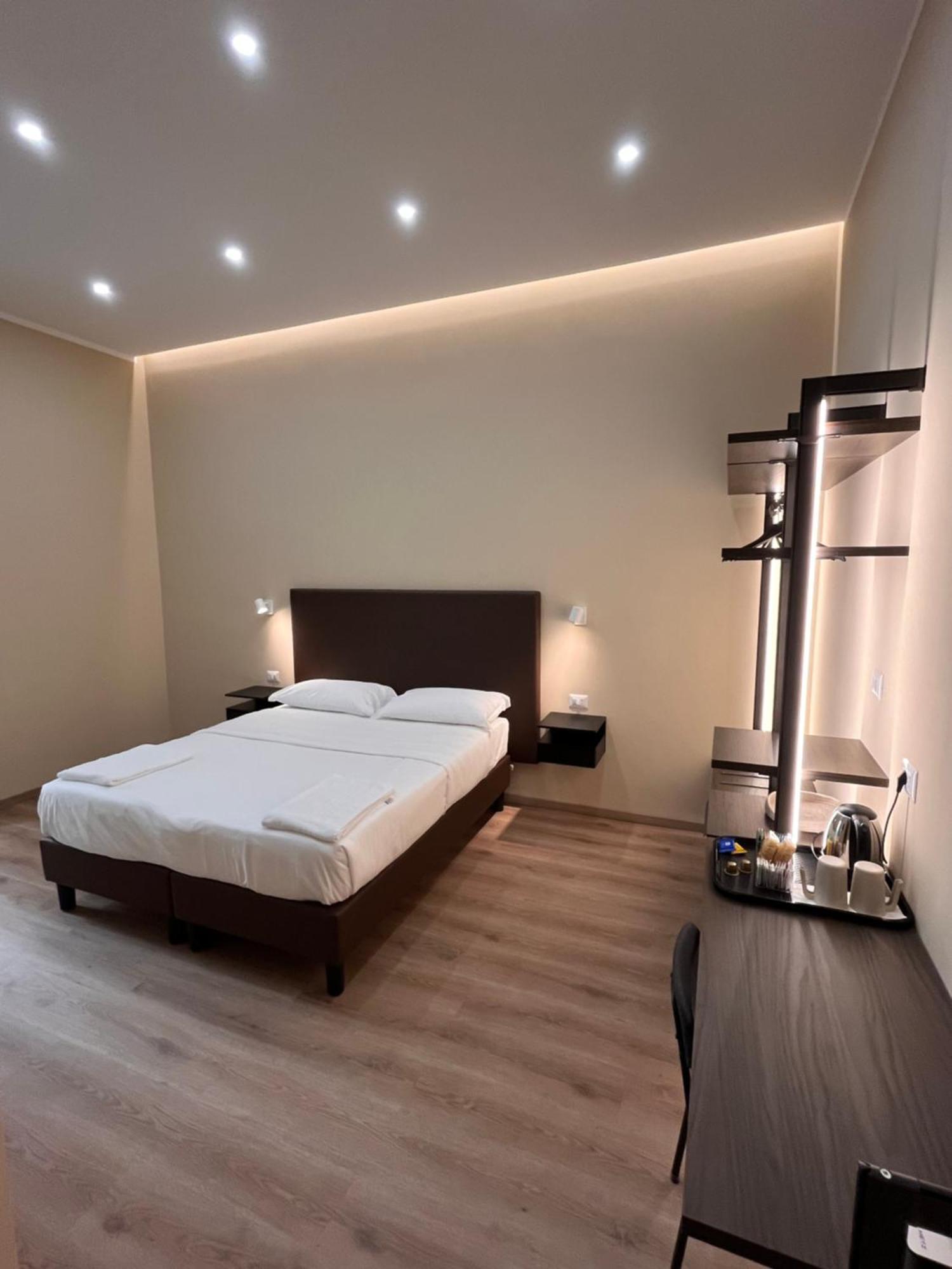 Colosseum Deluxe โรม ภายนอก รูปภาพ