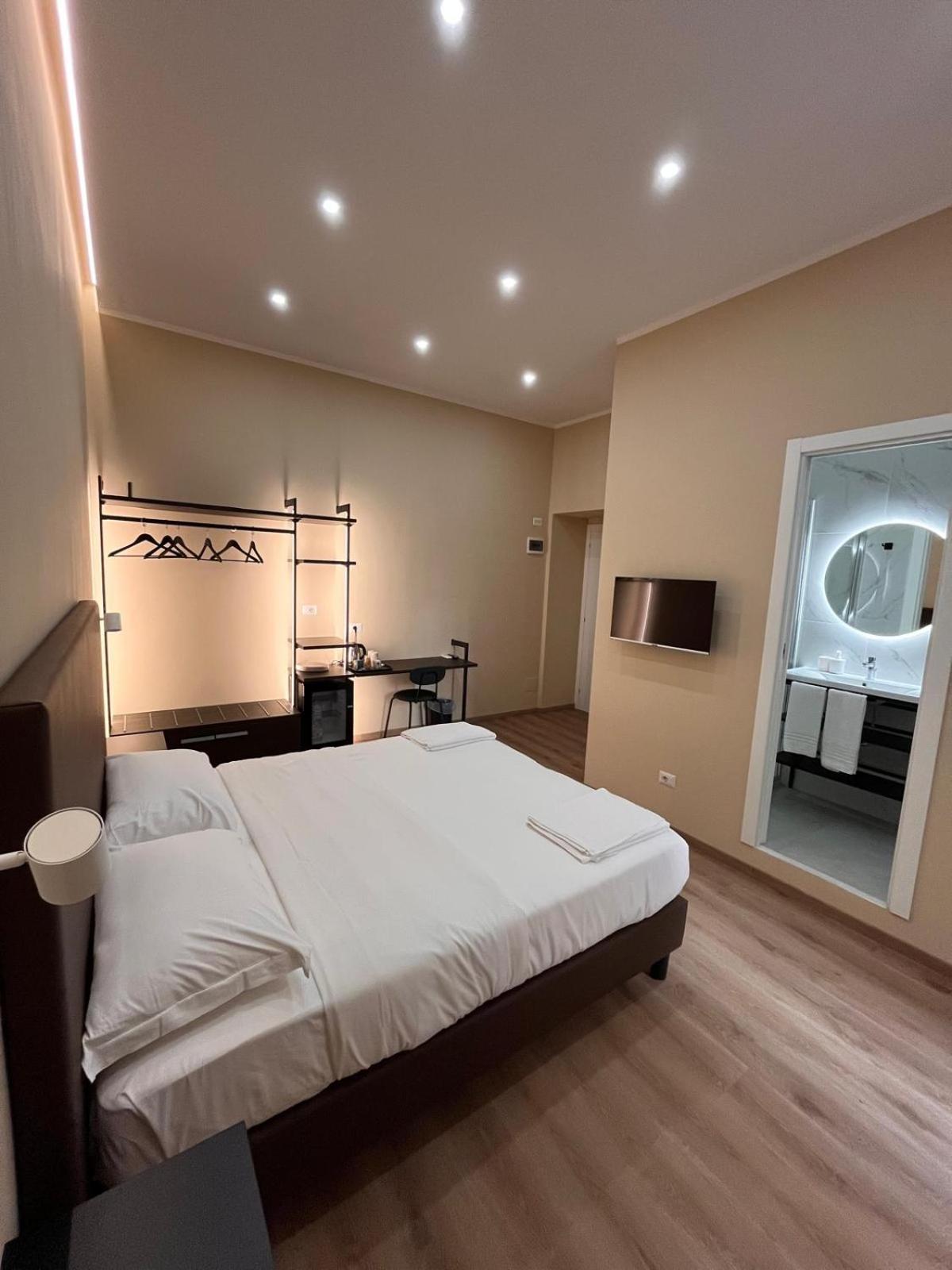 Colosseum Deluxe โรม ภายนอก รูปภาพ